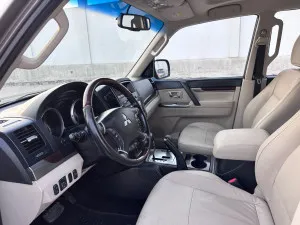 2013 Mitsubishi Pajero