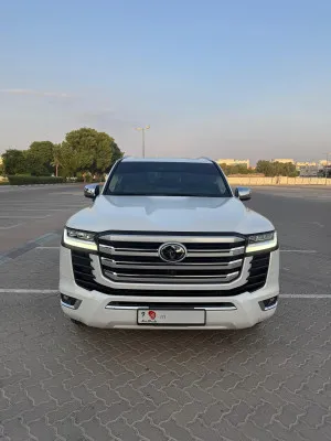 2022 تويوتا لاند كروزر in dubai