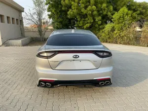 2018 كيا ستينجر