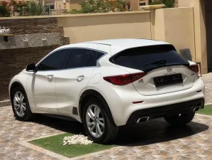 2017 إنفينيتي كيو ٣٠