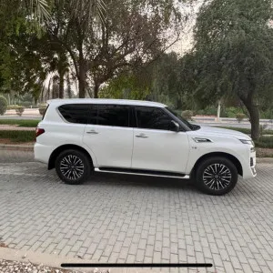 2014 نيسان باترول 