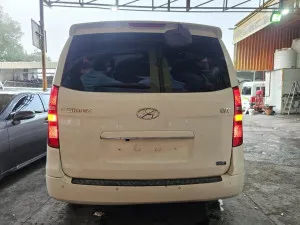 2010 Hyundai H1