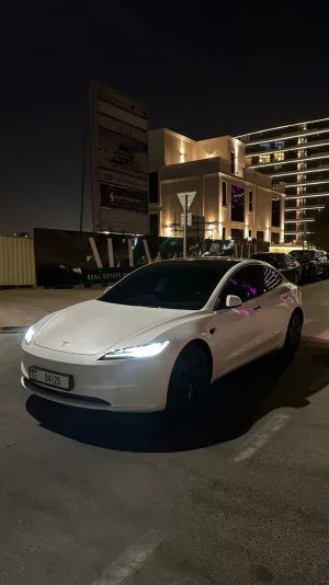 2024 تسلا موديل 3 in dubai