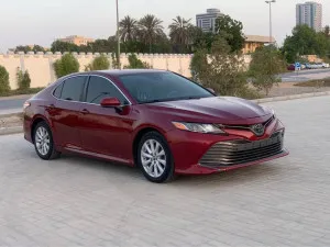 2019 تويوتا كامري in dubai