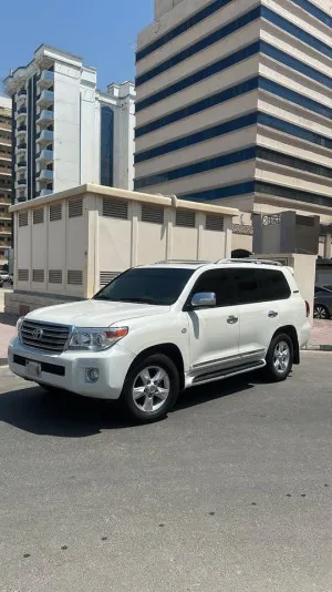 2011 Toyota Land Cruiser in dubai