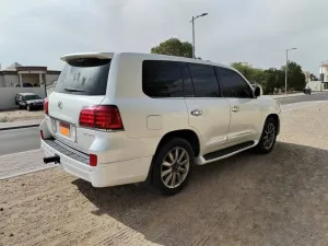 2011 لكزس أل أكس ٥٧٠ in dubai