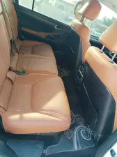 2011 لكزس أل أكس ٥٧٠