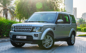 2016 Land Rover LR4 in dubai