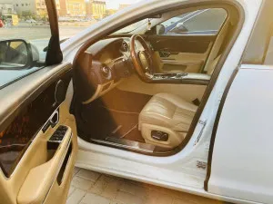 2015 جاكوار الفئة - اكس