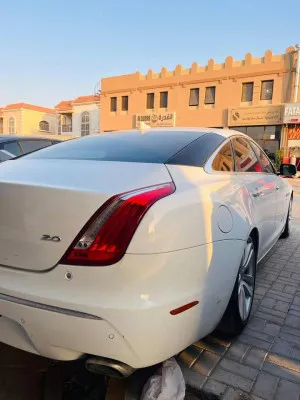 2015 جاكوار الفئة - اكس