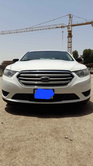 2014 Ford Taurus in dubai