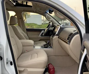 2017 Toyota Land Cruiser