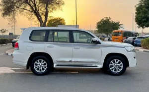 2017 Toyota Land Cruiser