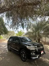 2019 تويوتا لاند كروزر in dubai