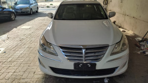 2013 Hyundai Genesis in dubai