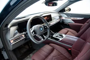 2024 بي أم دابليو i7 - اي ٧
