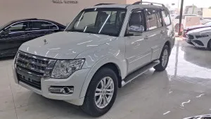 2020 ميتسوبيشي باجيرو in dubai