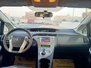 2015 تويوتا بريوس