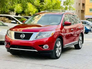 2015 نيسان باثفايندر  in dubai