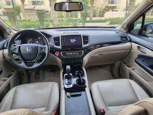 2017 هوندا بايلوت