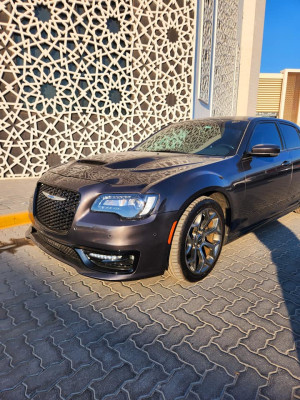 2018 Chrysler 300 in dubai