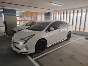 2017 Toyota Prius in dubai