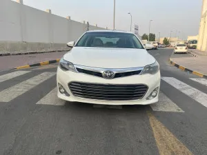 2013 Toyota Avalon in dubai