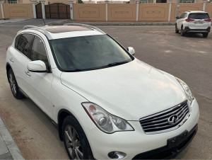 2016 Infiniti QX50 in dubai