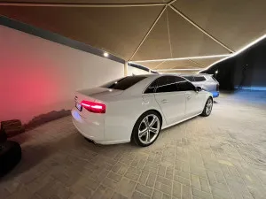 2015 اودي اس ٨