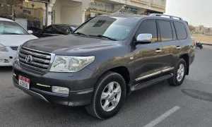 2011 Toyota Land Cruiser in dubai