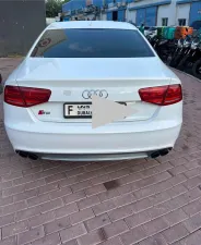 2013 اودي اس ٨