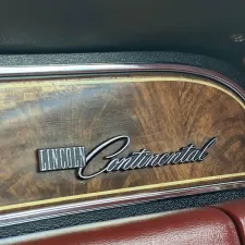 1977 لينكولن كونتنونتال