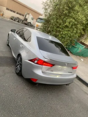 2014 لكزس اي اس