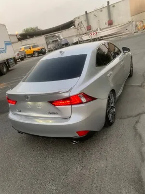 2014 لكزس اي اس