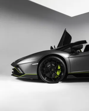 2022 Lamborghini Aventador