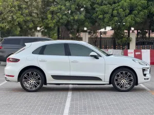 2015 بورش ماكان