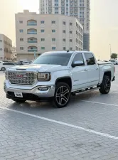 2018 GMC Sierra in dubai