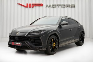 LAMBORGHINI URUS, 2022, GCC, FULL CARBON IN AND OUT, IMMACULATE CONDITION
