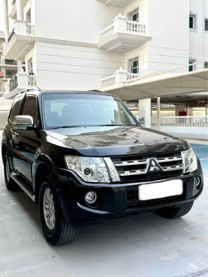 2014 ميتسوبيشي باجيرو in dubai