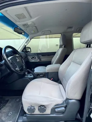 2014 Mitsubishi Pajero