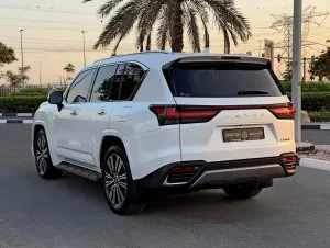 2023 لكزس ال اكس ٦٠٠