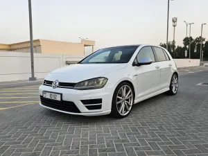 2015 فولجس فاجن جولف in dubai