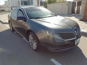 2014 Lincoln MKS in dubai