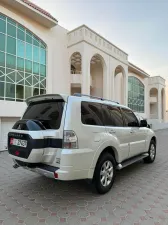 2017 Mitsubishi Pajero