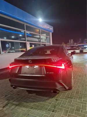 2021 لكزس اي اس