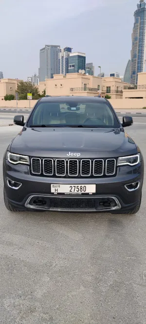 2017 جييب جراند شيروكي in dubai