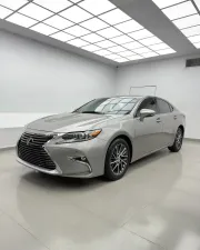 2016 Lexus ES in dubai