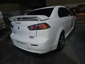2011 ميتسوبيشي لانسر