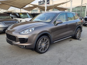 2016 Porsche Cayenne in dubai