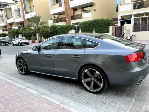 2015 اودي آي ٥